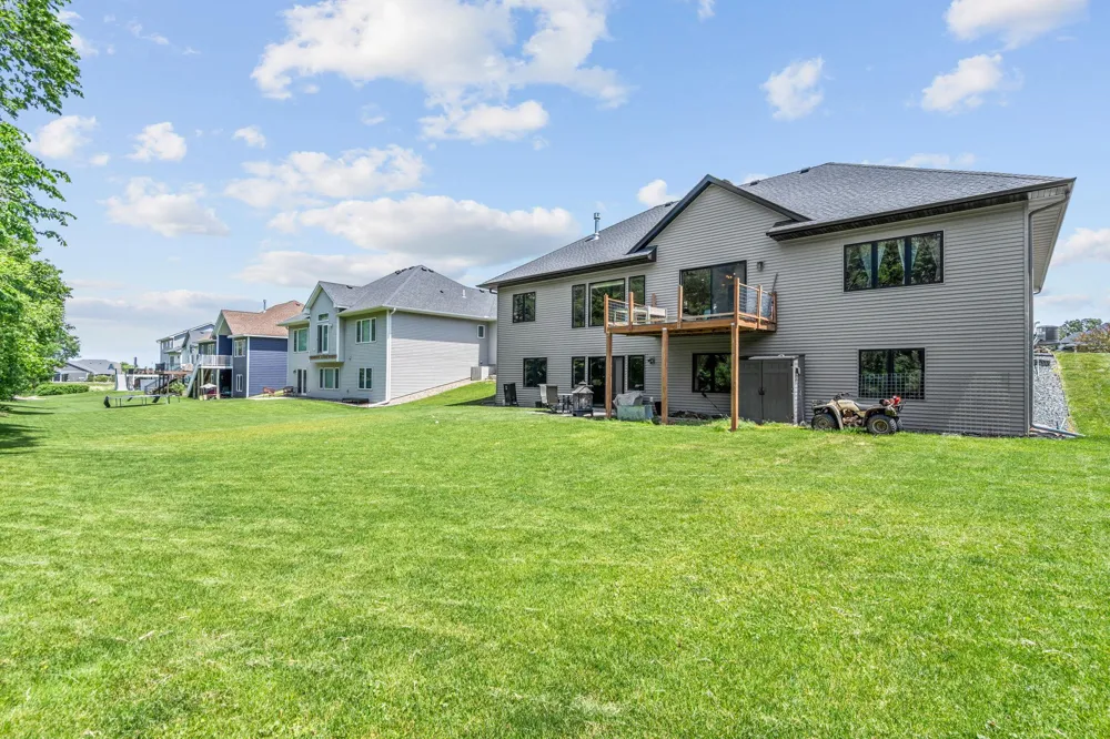 702 Eastland Avenue SE New Prague, MN 56071