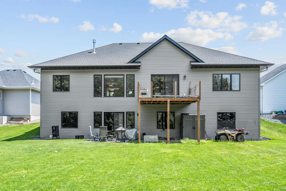 702 Eastland Avenue SE New Prague, MN 56071