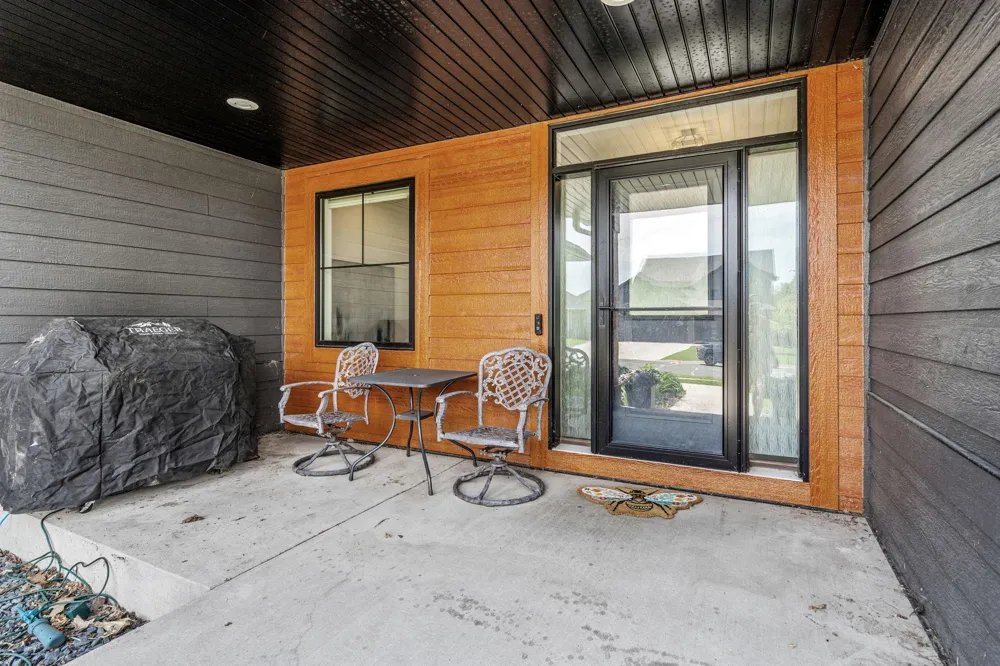 702 Eastland Avenue SE New Prague, MN 56071