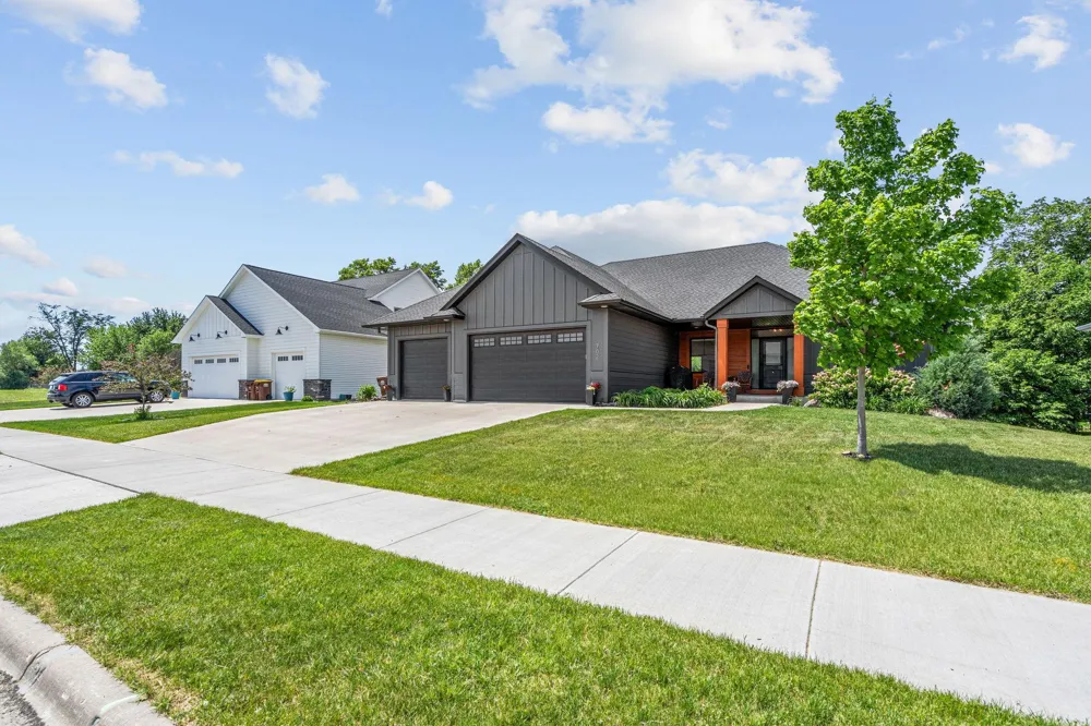 702 Eastland Avenue SE New Prague, MN 56071