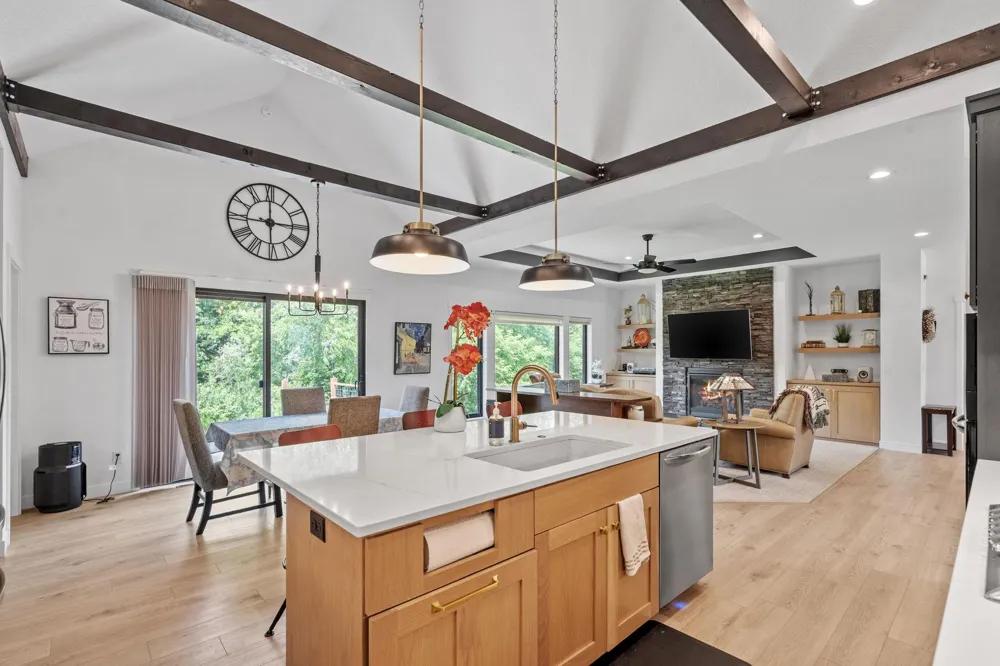 702 Eastland Avenue SE New Prague, MN 56071