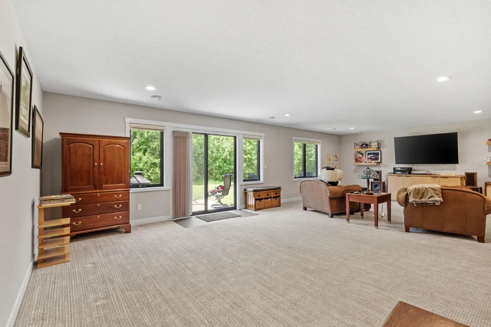 702 Eastland Avenue SE New Prague, MN 56071
