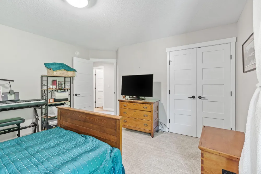 702 Eastland Avenue SE New Prague, MN 56071