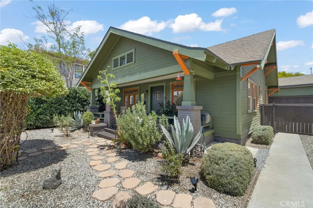 1014 Magnolia Long Beach, CA 90813
