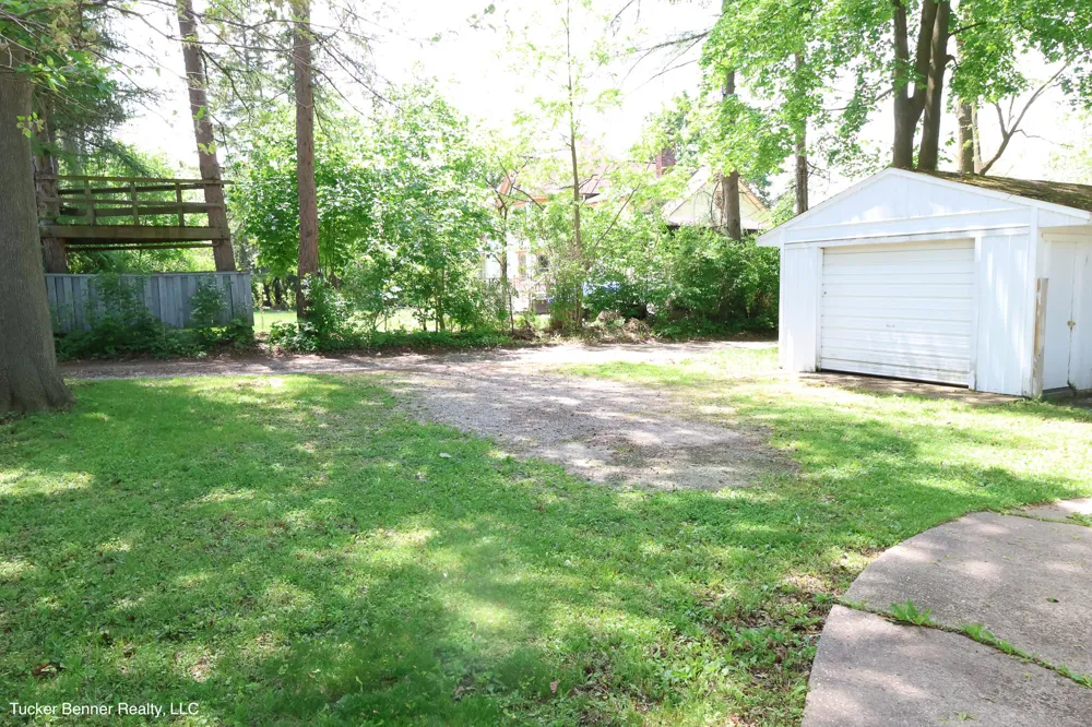 124 W Sheridan Street Fremont, MI 49412