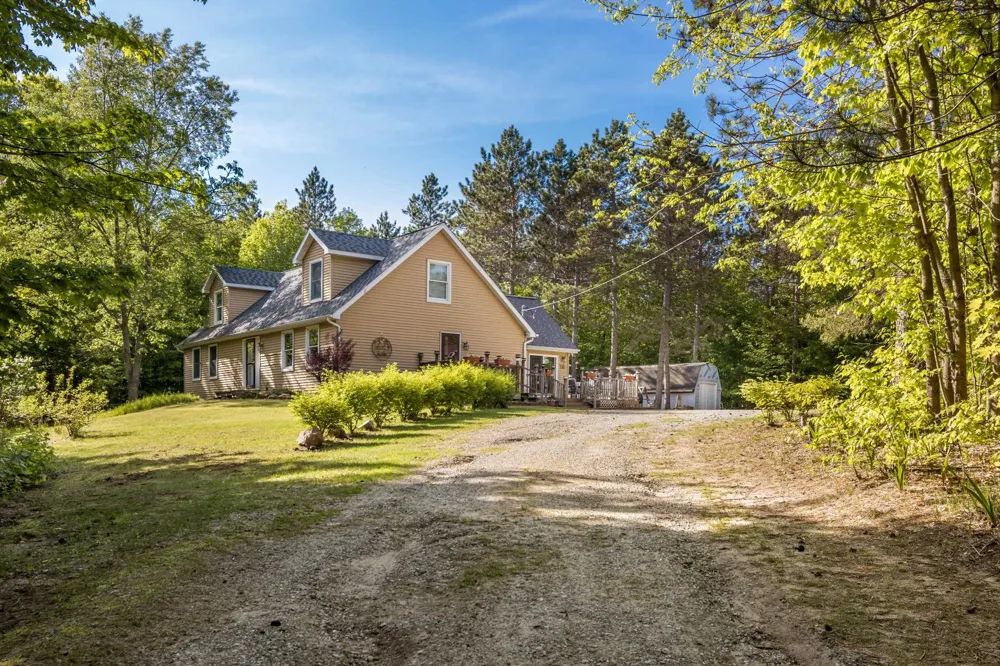 7488 Traverse Road Colfax Township, MI 49683