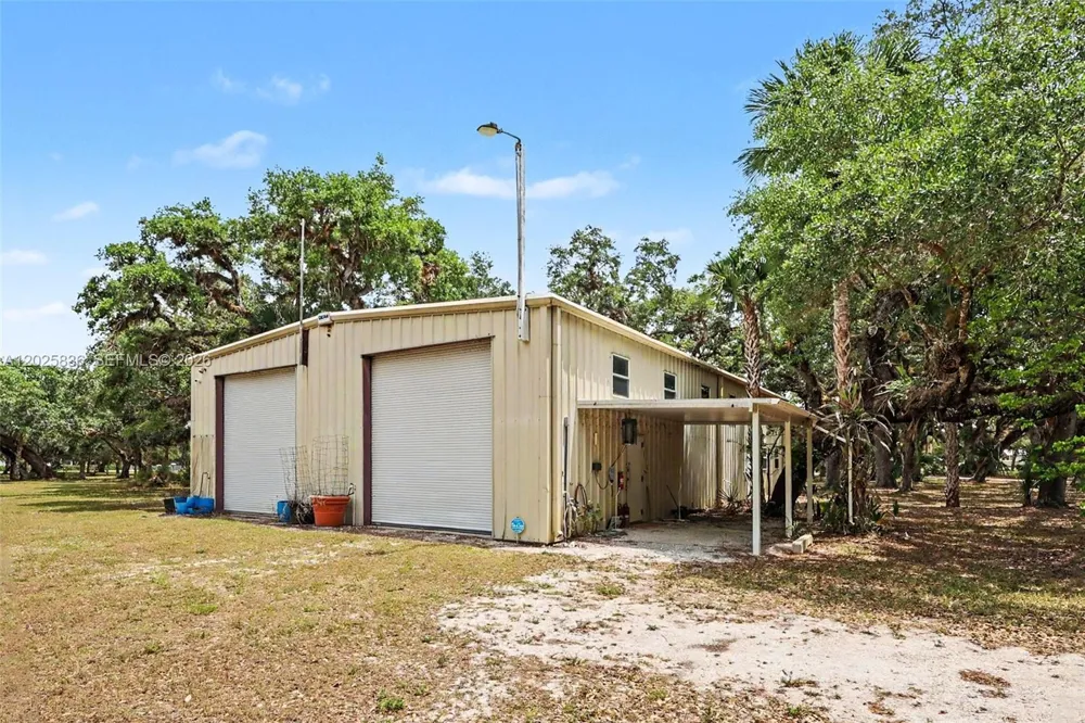 3079 Frontier Cir Other City - In The State Of Florida, FL 33935
