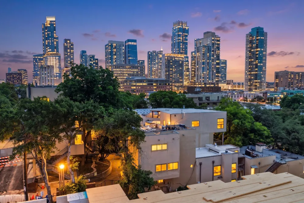 1106 W 6th Street #212