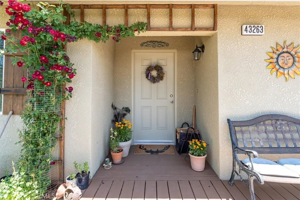 43263 E Sugar Pine Dr Oakhurst, CA 93644