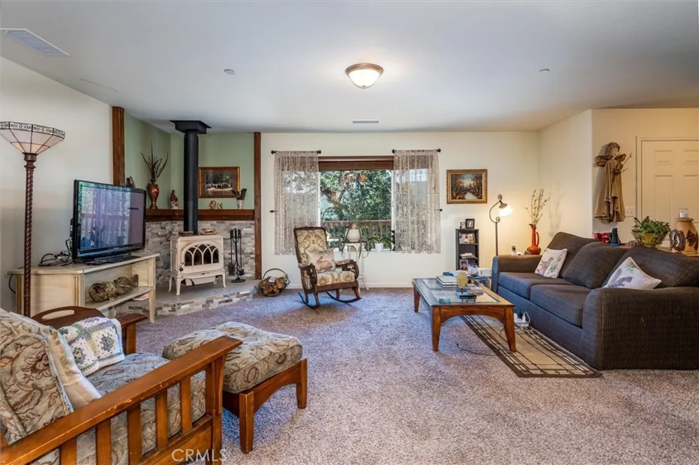 43263 E Sugar Pine Dr Oakhurst, CA 93644