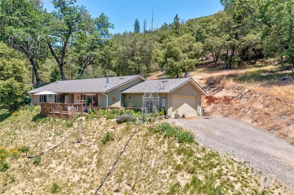 43263 E Sugar Pine Dr Oakhurst, CA 93644