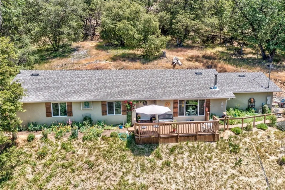 43263 E Sugar Pine Dr Oakhurst, CA 93644