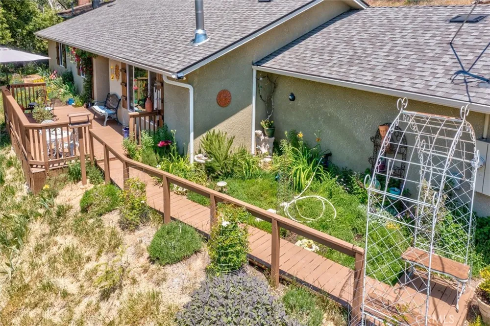 43263 E Sugar Pine Dr Oakhurst, CA 93644