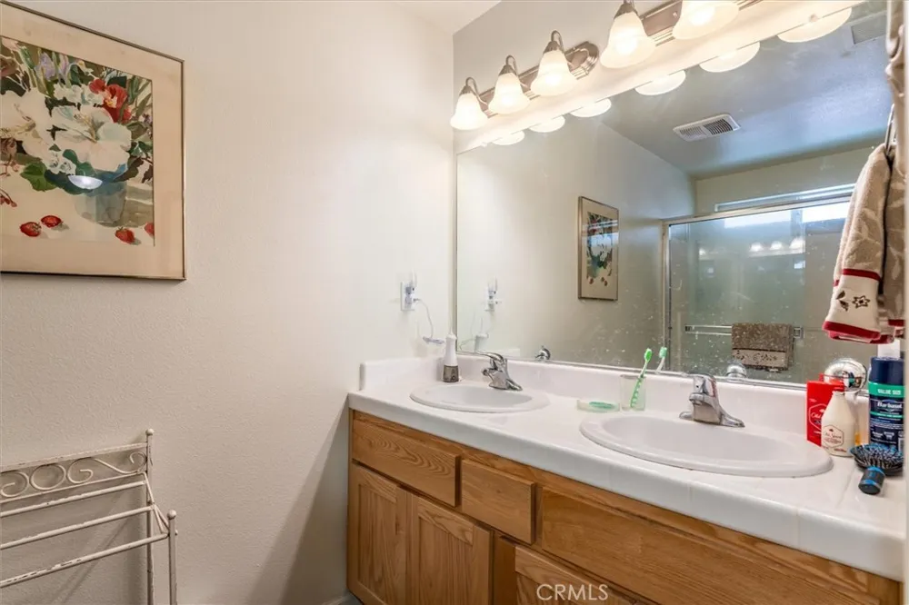 43263 E Sugar Pine Dr Oakhurst, CA 93644