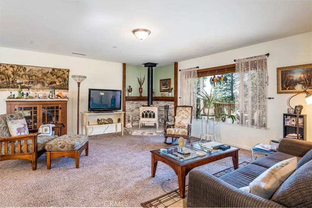 43263 E Sugar Pine Dr Oakhurst, CA 93644