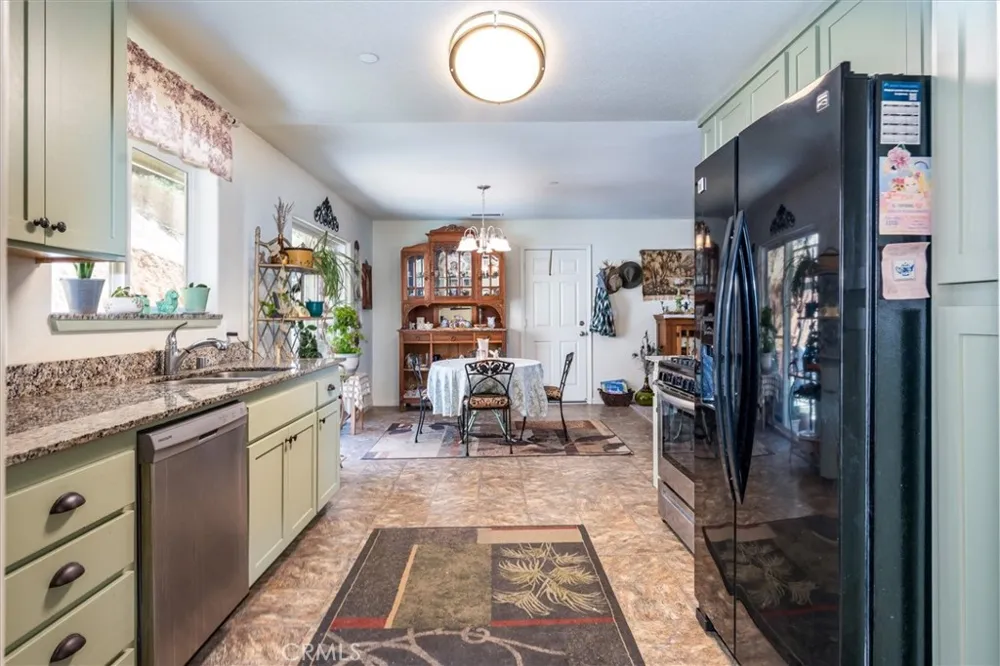 43263 E Sugar Pine Dr Oakhurst, CA 93644