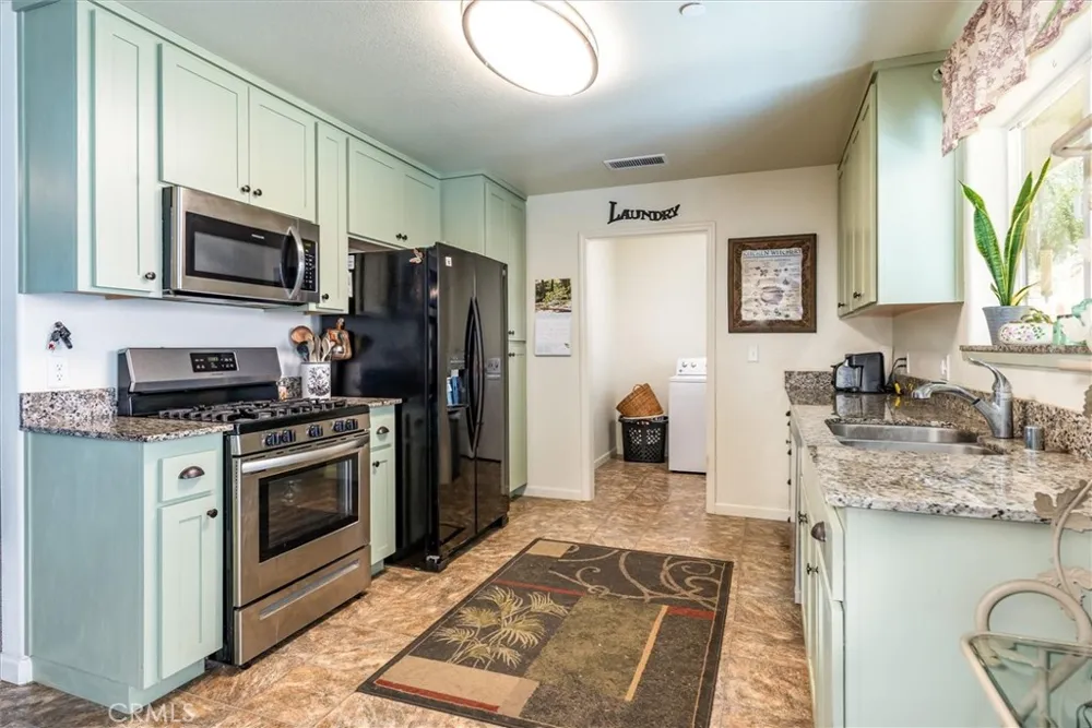 43263 E Sugar Pine Dr Oakhurst, CA 93644