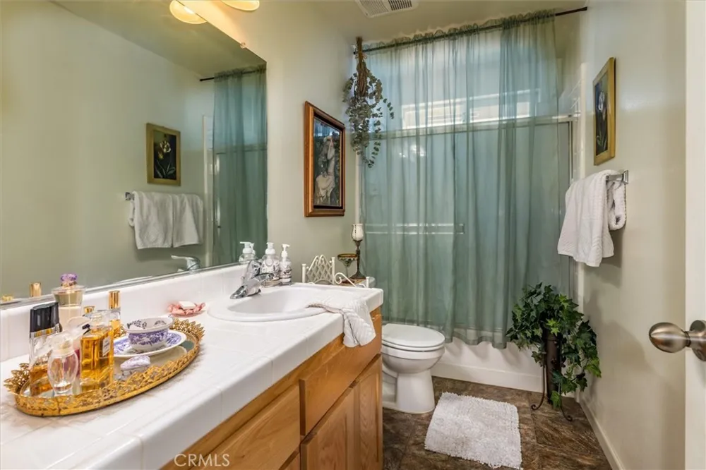 43263 E Sugar Pine Dr Oakhurst, CA 93644