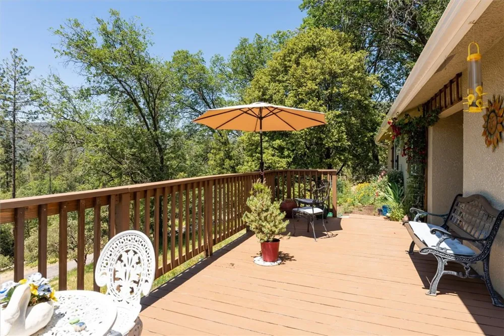 43263 E Sugar Pine Dr Oakhurst, CA 93644