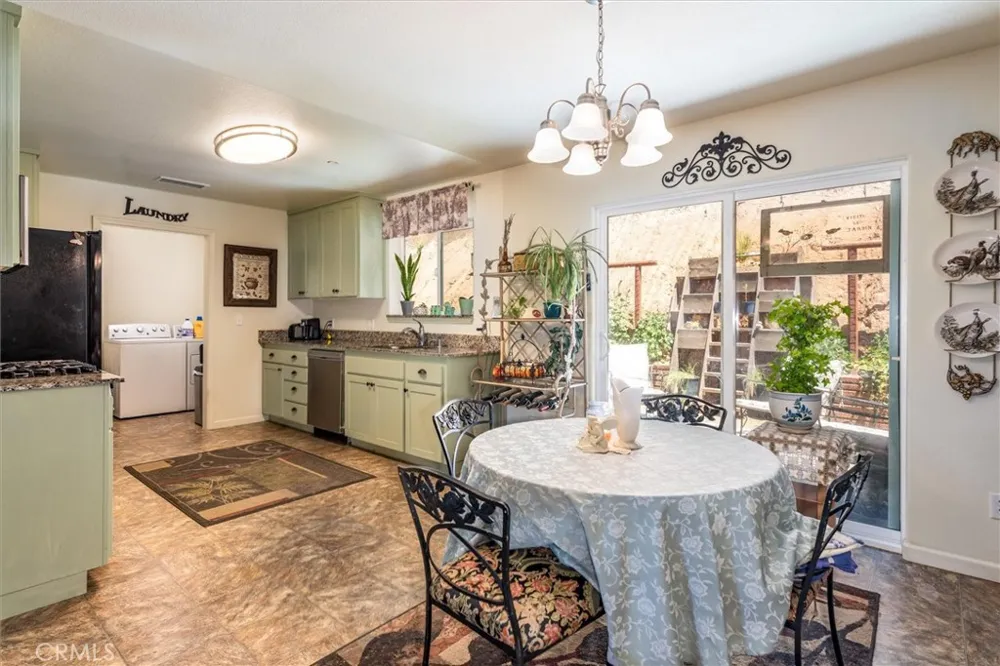 43263 E Sugar Pine Dr Oakhurst, CA 93644