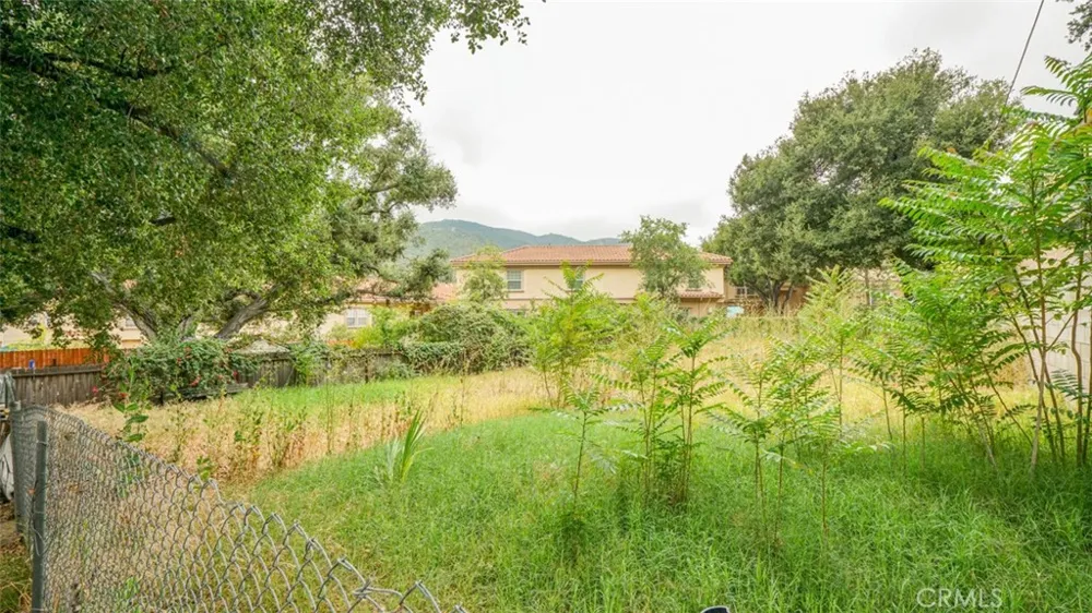 4033 Liberty Avenue La Crescenta, CA 91214