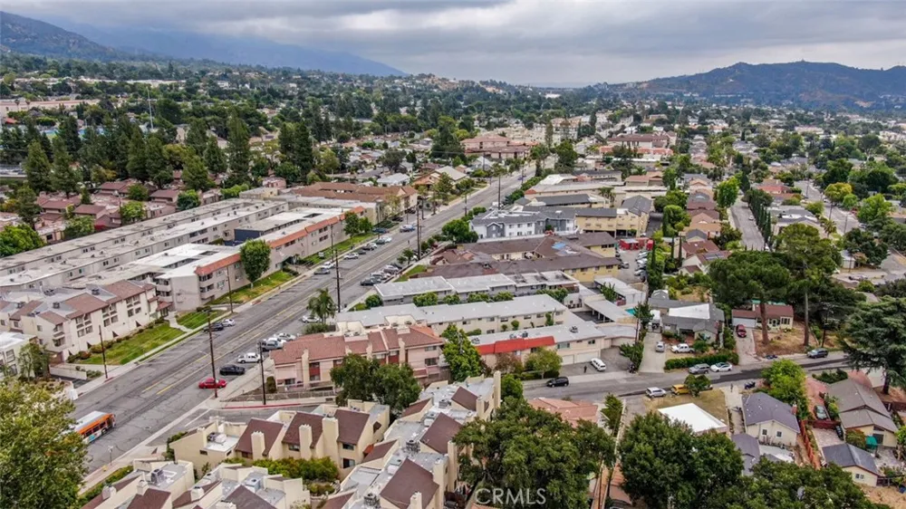 4033 Liberty Avenue La Crescenta, CA 91214