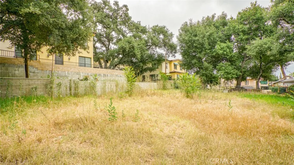 4033 Liberty Avenue La Crescenta, CA 91214