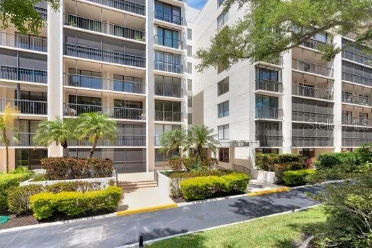220 BELLEVIEW BOULEVARD #203 Belleair, FL 33756