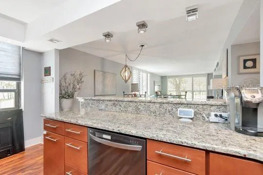 220 BELLEVIEW BOULEVARD #203 Belleair, FL 33756