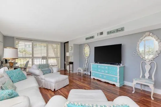 220 BELLEVIEW BOULEVARD #203 Belleair, FL 33756