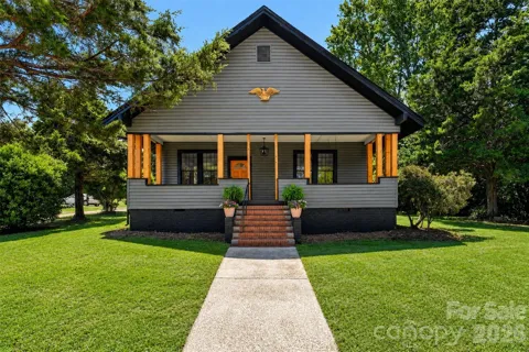 32 Pinecrest Avenue