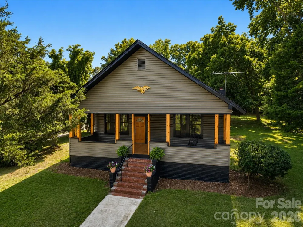 32 Pinecrest Avenue Great Falls, SC 29055