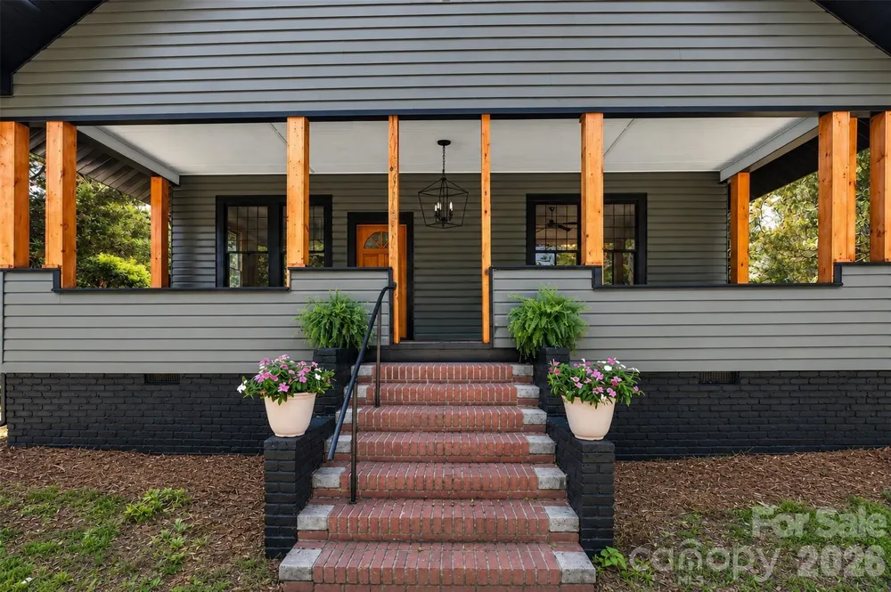 32 Pinecrest Avenue Great Falls, SC 29055