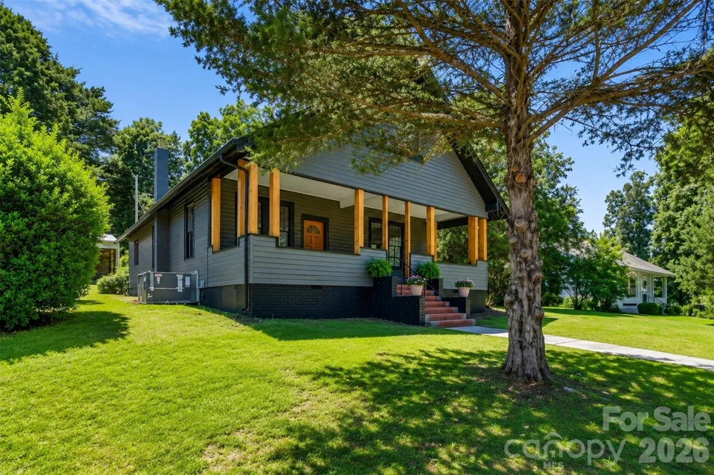 32 Pinecrest Avenue Great Falls, SC 29055