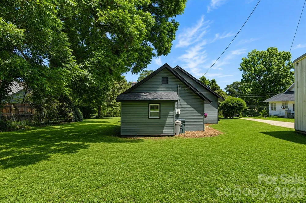 32 Pinecrest Avenue Great Falls, SC 29055