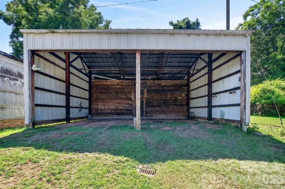 32 Pinecrest Avenue Great Falls, SC 29055