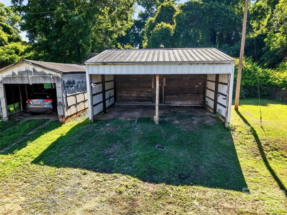 32 Pinecrest Avenue Great Falls, SC 29055