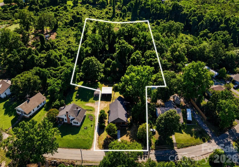 32 Pinecrest Avenue Great Falls, SC 29055