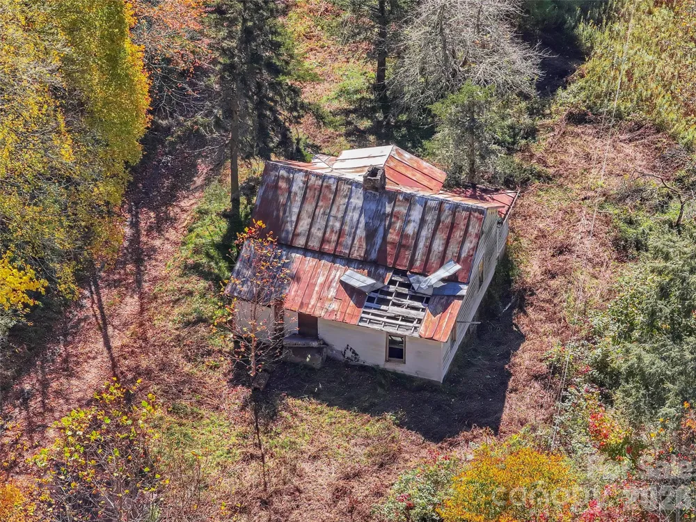 44 Toms Creek Road Bakersville, NC 28705
