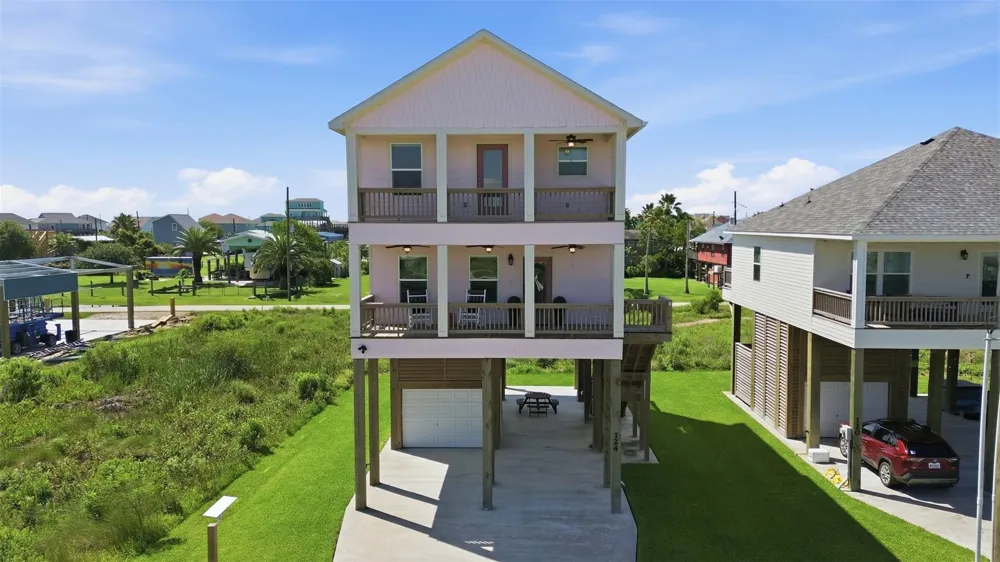 124 Jewel Drive Bolivar Peninsula, TX 77650