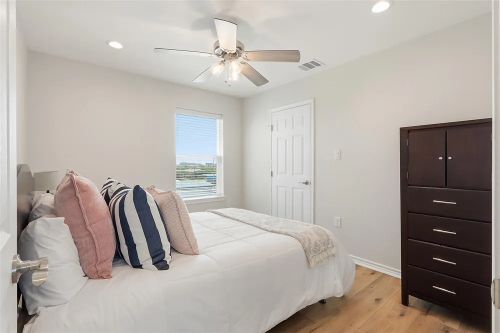 124 Jewel Drive Bolivar Peninsula, TX 77650