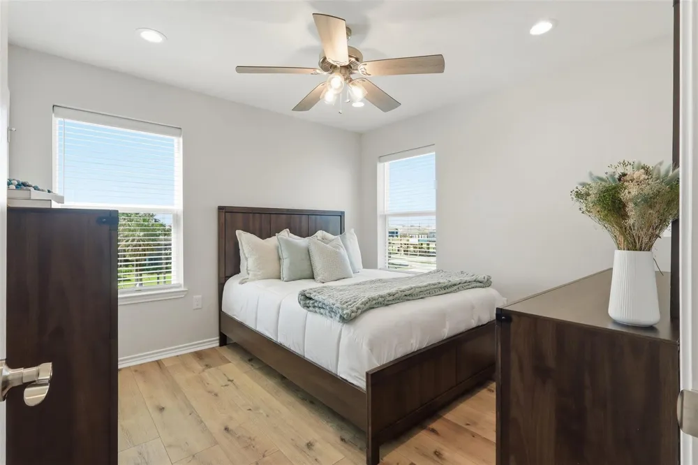 124 Jewel Drive Bolivar Peninsula, TX 77650