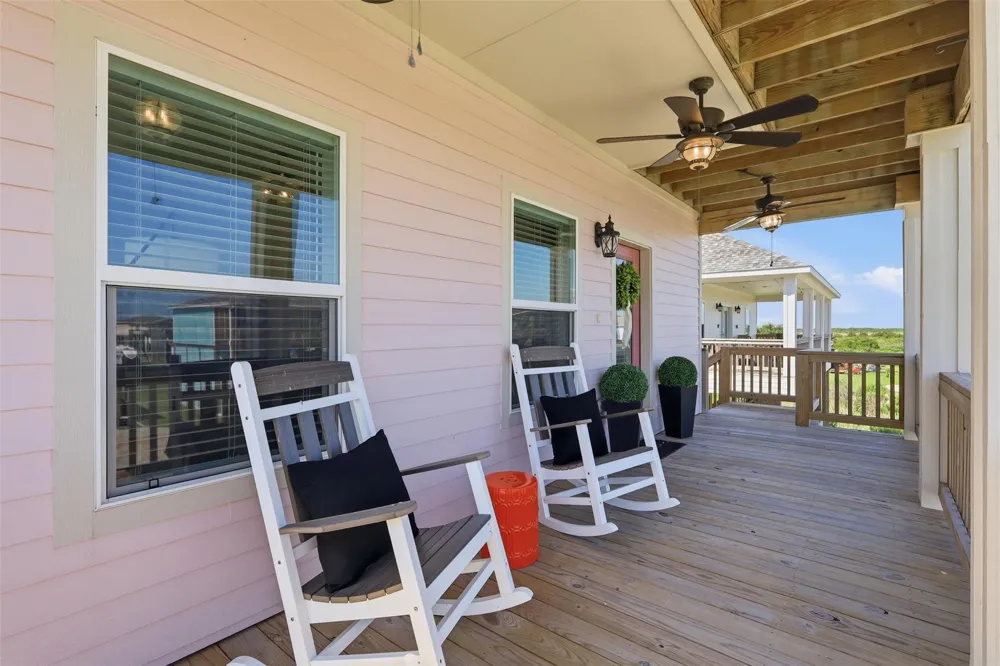 124 Jewel Drive Bolivar Peninsula, TX 77650