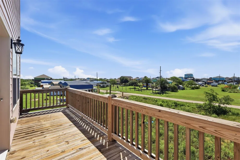 124 Jewel Drive Bolivar Peninsula, TX 77650