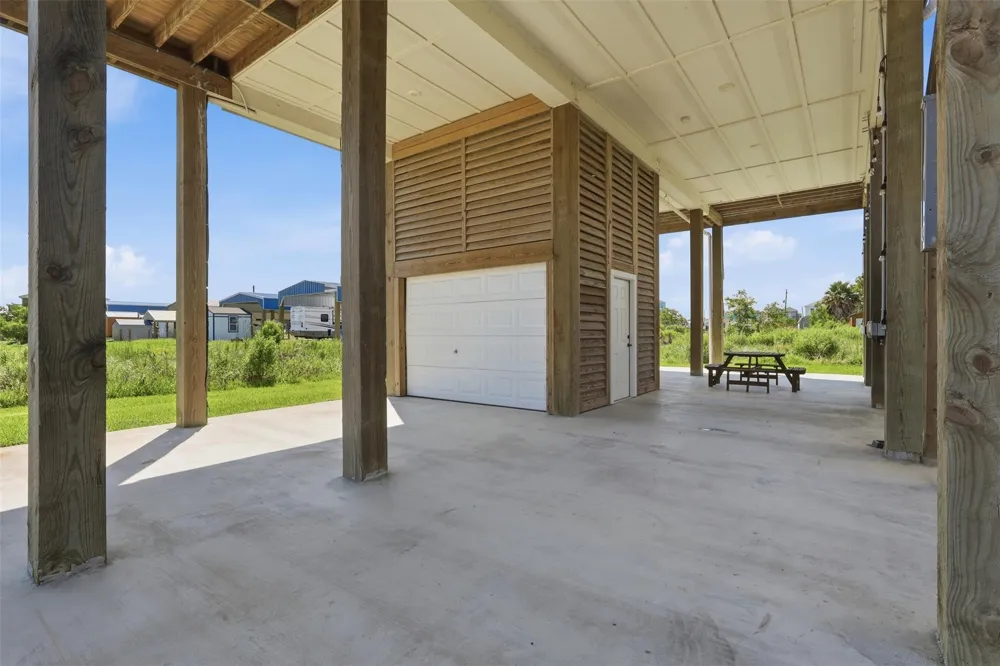 124 Jewel Drive Bolivar Peninsula, TX 77650