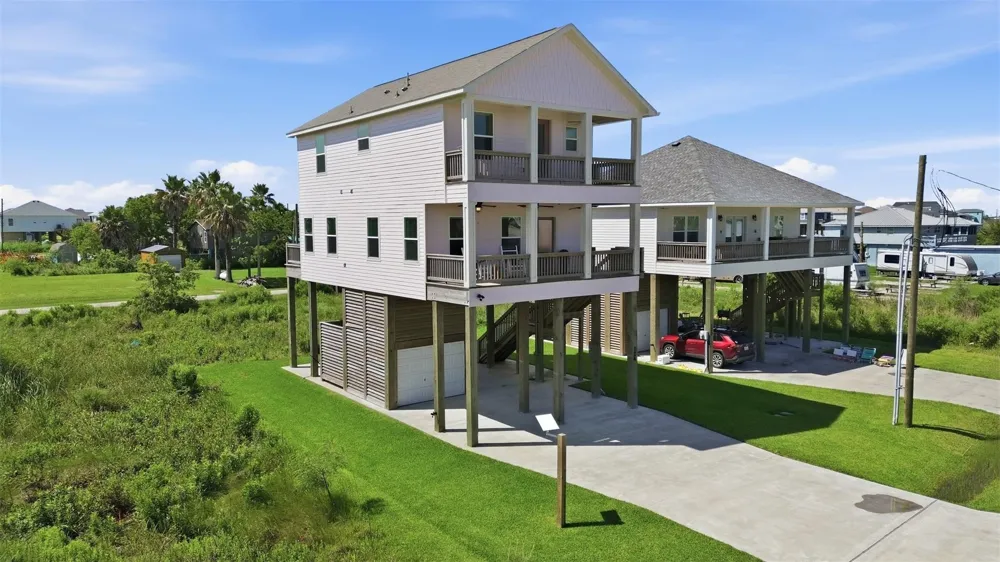124 Jewel Drive Bolivar Peninsula, TX 77650