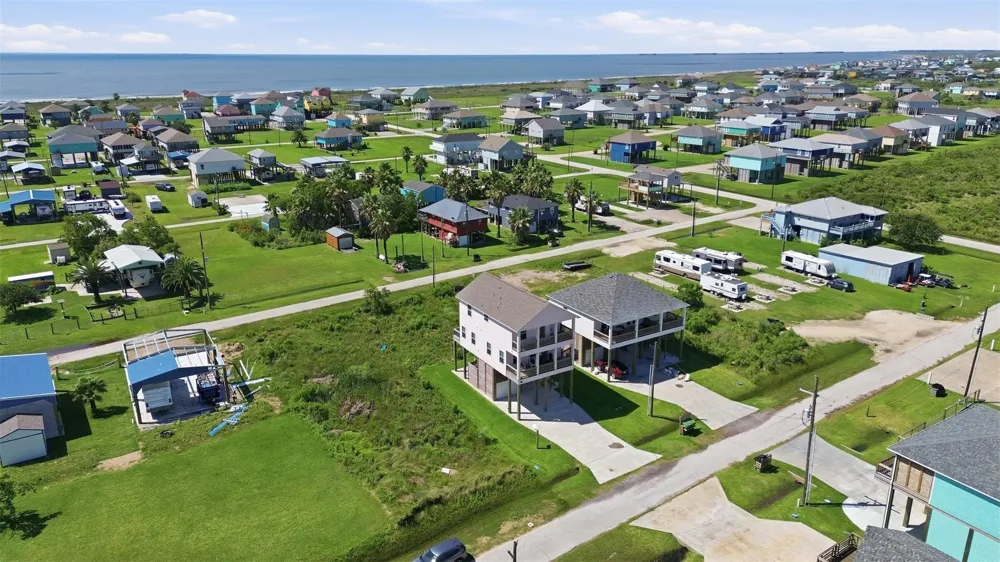 124 Jewel Drive Bolivar Peninsula, TX 77650