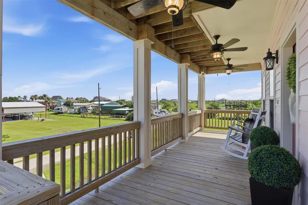 124 Jewel Drive Bolivar Peninsula, TX 77650