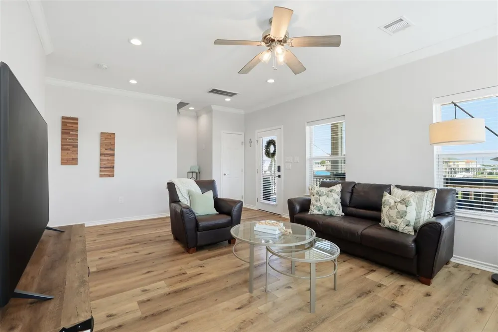 124 Jewel Drive Bolivar Peninsula, TX 77650