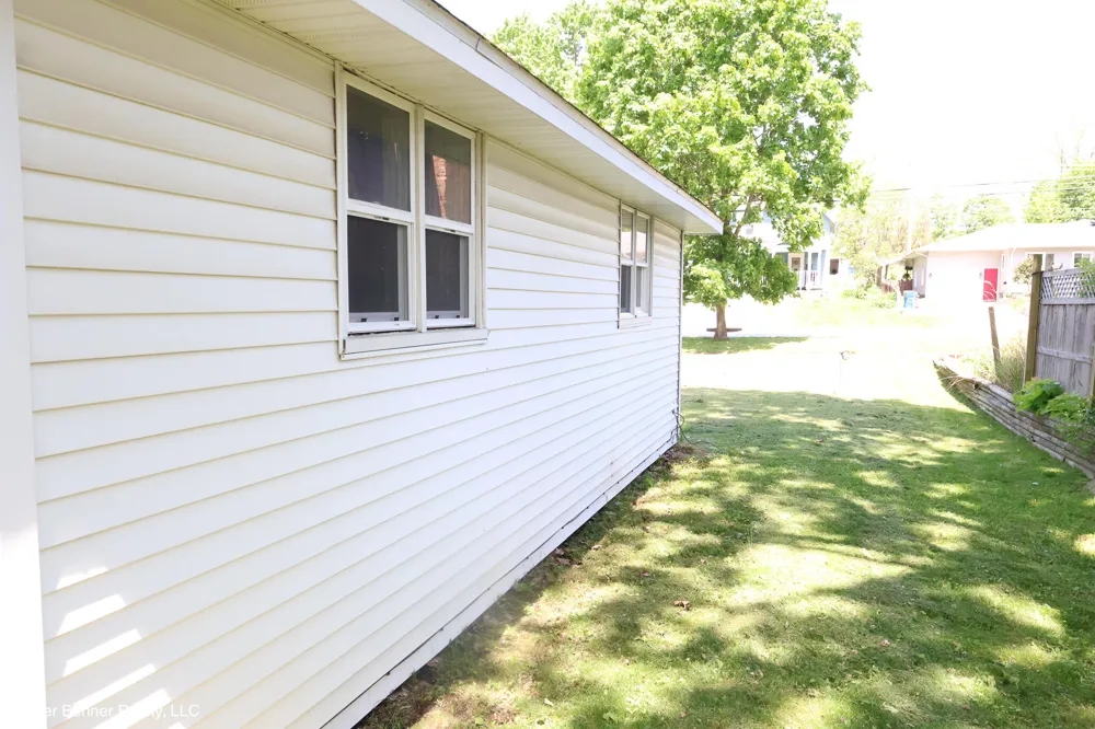 124 W Sheridan Street Fremont City, MI 49412